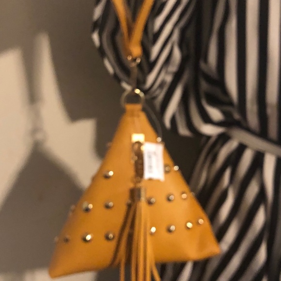 Clutch - Picture 4 of 5